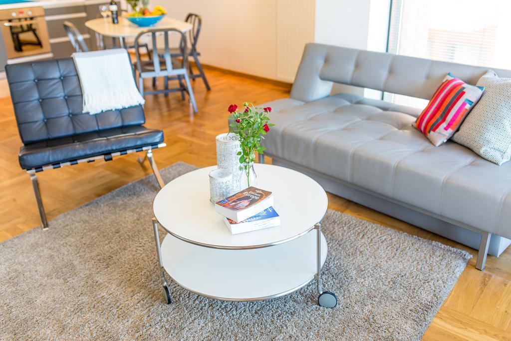 Modern Apartment In City Center Красков Екстериор снимка