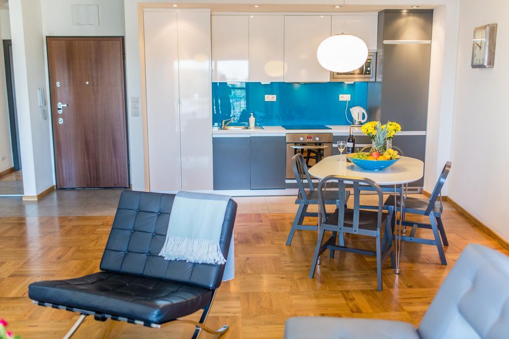 Modern Apartment In City Center Красков Екстериор снимка